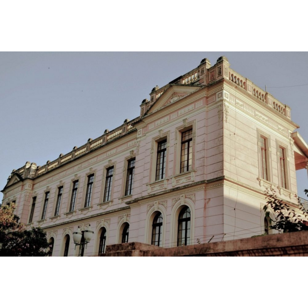 Obras de restauro de prédio histórico em Paranaguá começam com ações emergenciais